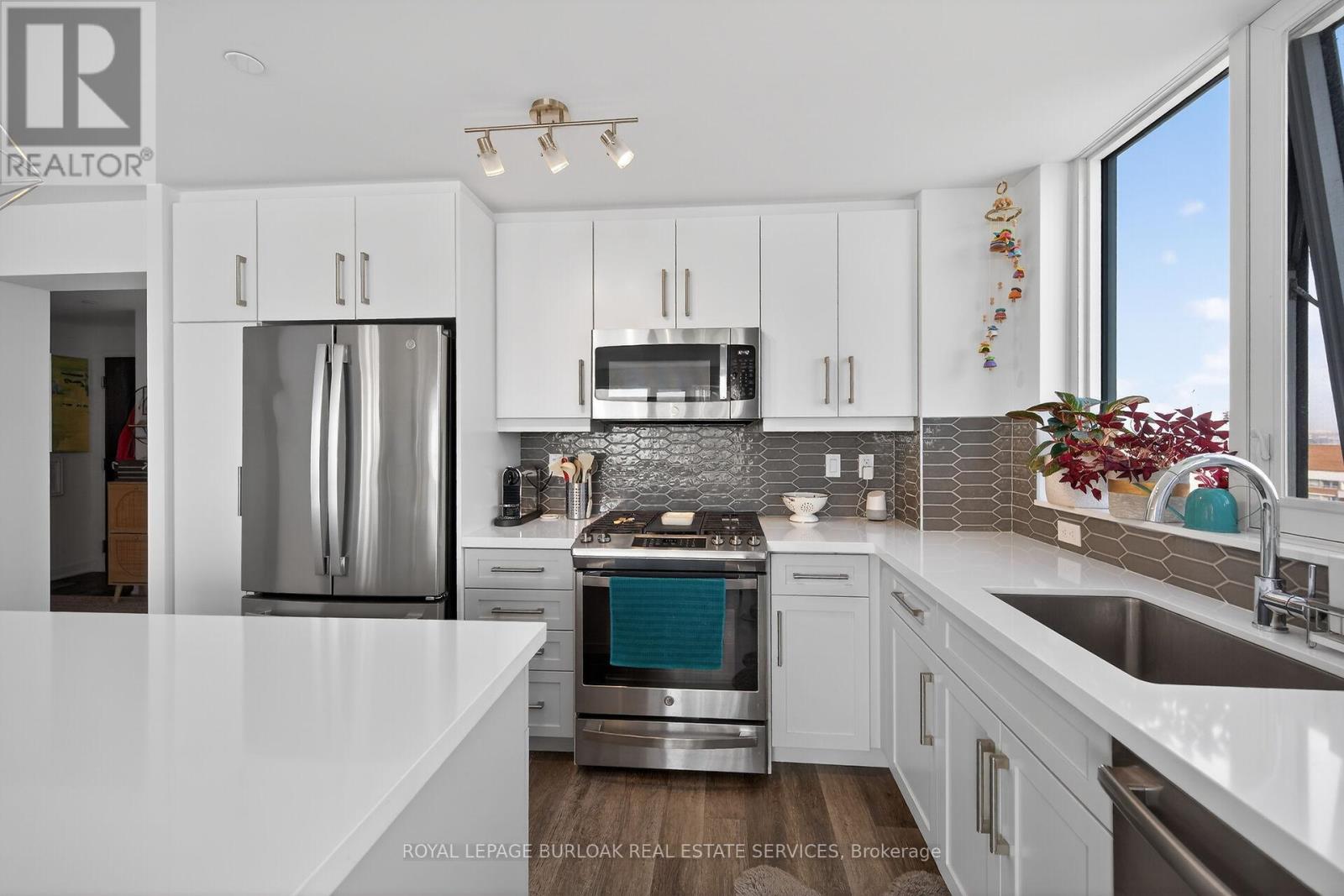 1503 - 2007 James Street, Burlington, Ontario  L7R 0G7 - Photo 10 - W12872904