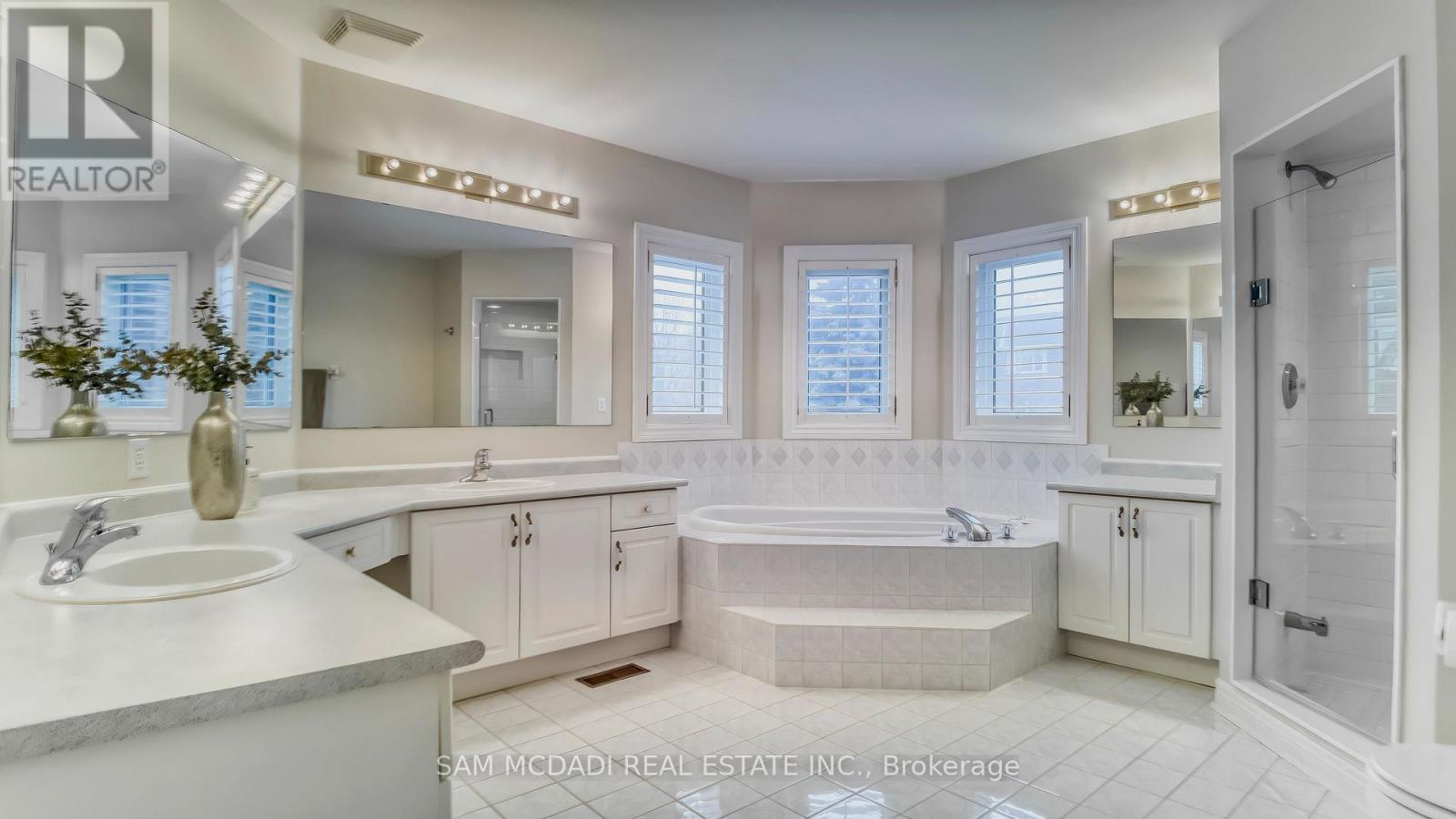 5396 Planter's Wd Court, Mississauga, Ontario  L5M 5V2 - Photo 16 - W12872914