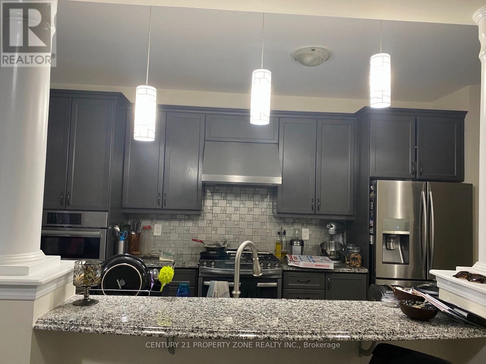 26 Feeder Street, Brampton, Ontario  L7C 4T9 - Photo 3 - W12872918