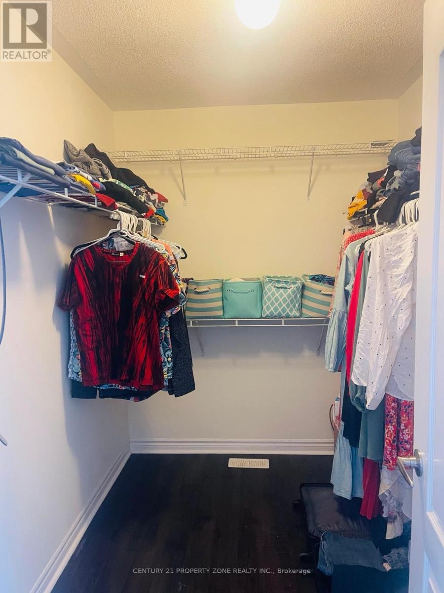 26 Feeder Street, Brampton, Ontario  L7C 4T9 - Photo 9 - W12872918