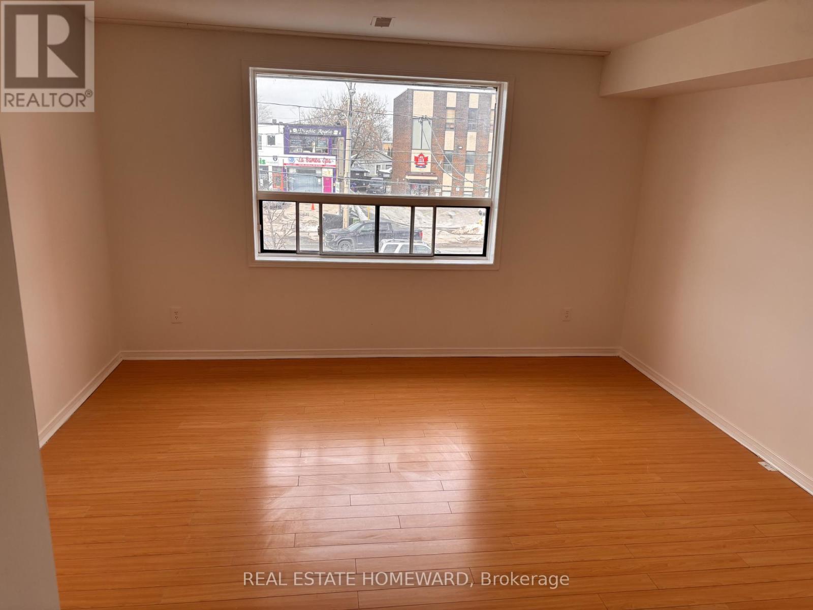 Upper - 879a Wilson Avenue, Toronto (Downsview-Roding-Cfb), Ontario  M3K 1E6 - Photo 2 - W12872920