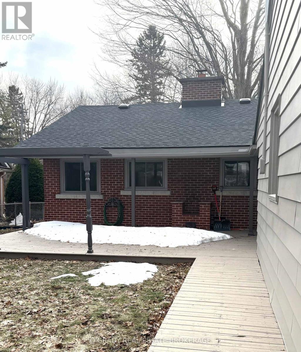 71 North Augusta Road, Brockville, Ontario  K6V 2X7 - Photo 4 - X12870994