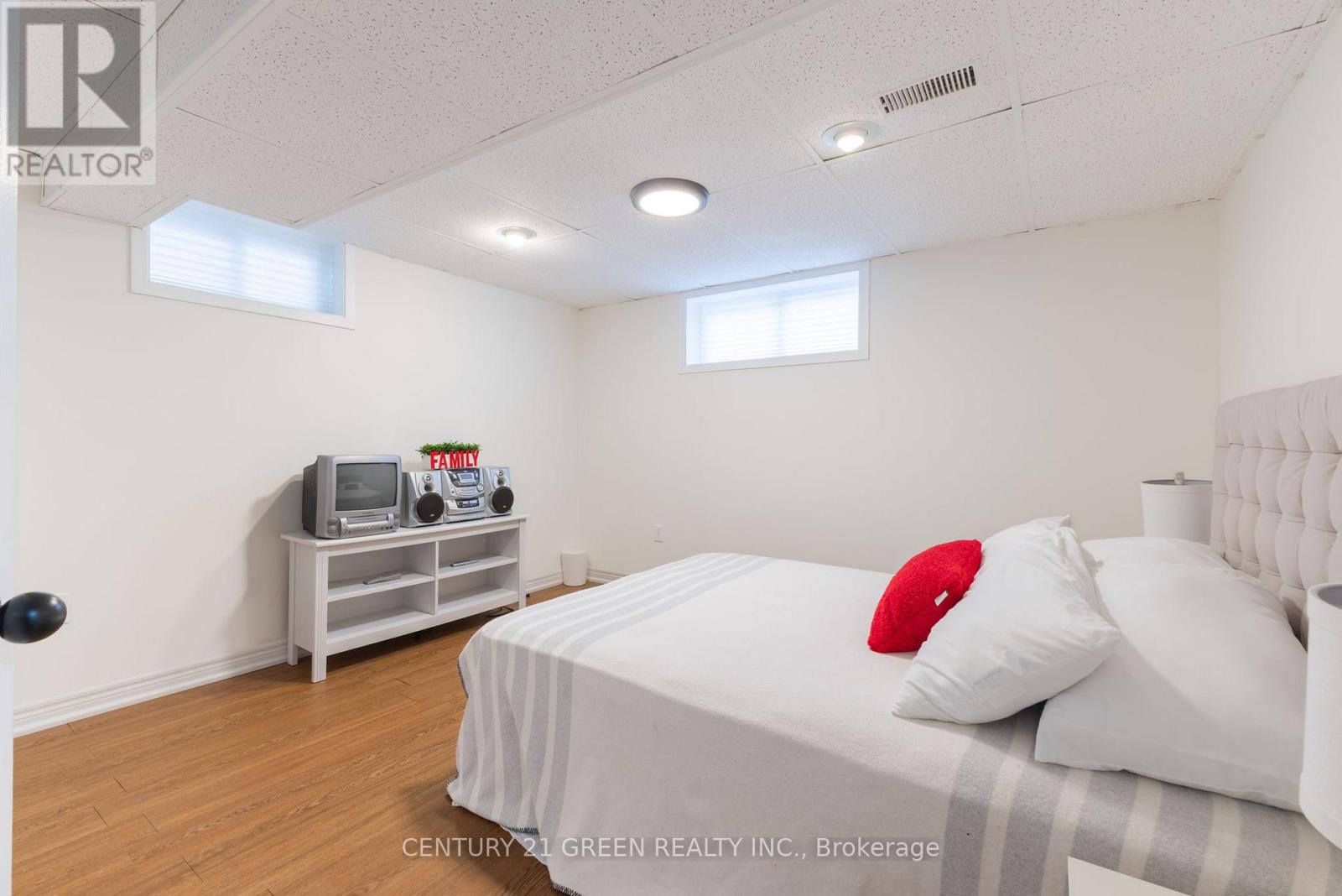 6558 Huggins Street, Niagara Falls, Ontario  L2J 1H4 - Photo 22 - X12872700