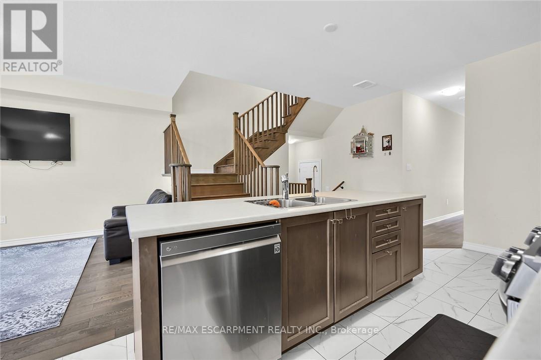 5 Owl Lane, Haldimand, Ontario  N3W 0G4 - Photo 10 - X12872714