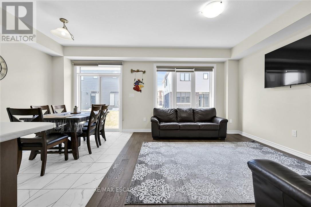 5 Owl Lane, Haldimand, Ontario  N3W 0G4 - Photo 12 - X12872714