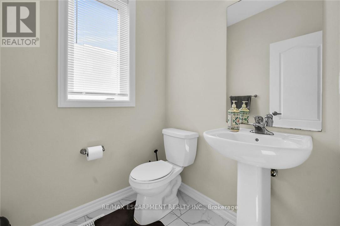 5 Owl Lane, Haldimand, Ontario  N3W 0G4 - Photo 19 - X12872714