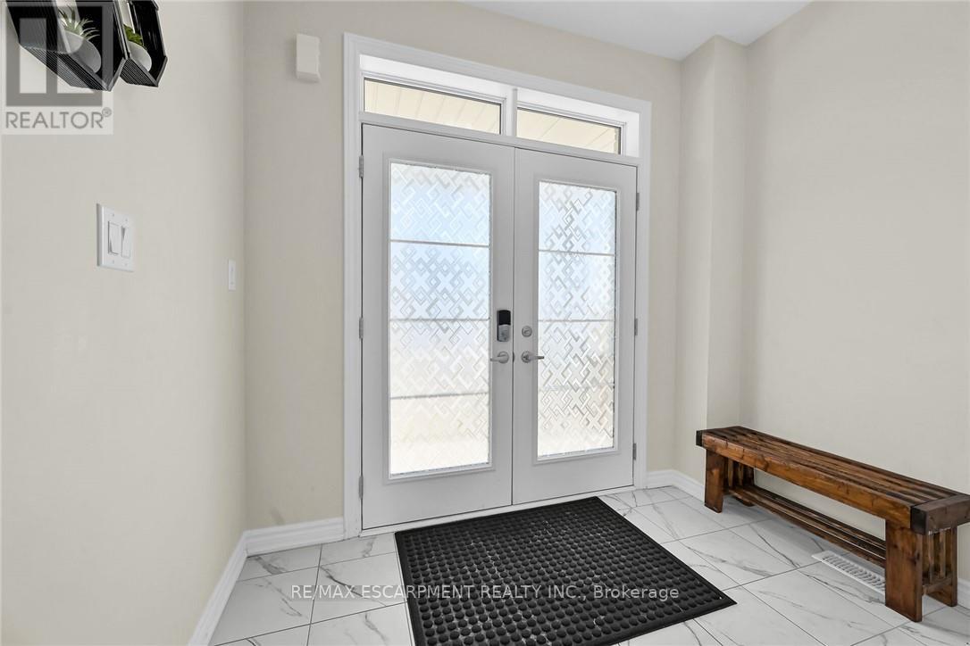 5 Owl Lane, Haldimand, Ontario  N3W 0G4 - Photo 5 - X12872714