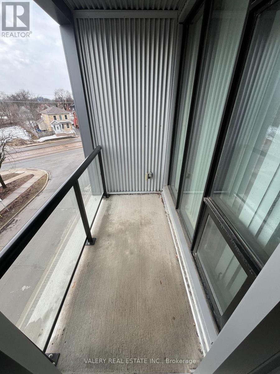 413 - 690 King Street West Street, Kitchener, Ontario  N2G 0B9 - Photo 12 - X12872822