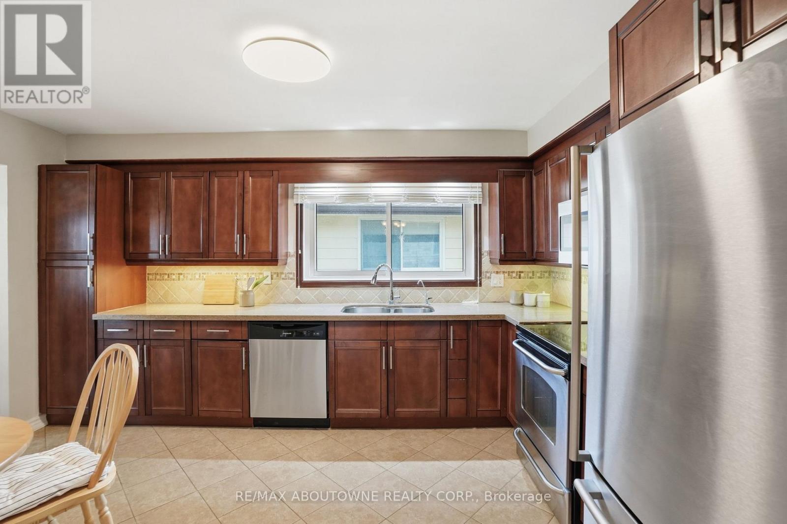 264 Celtic Drive, Hamilton, Ontario  L8E 2T9 - Photo 16 - X12872896