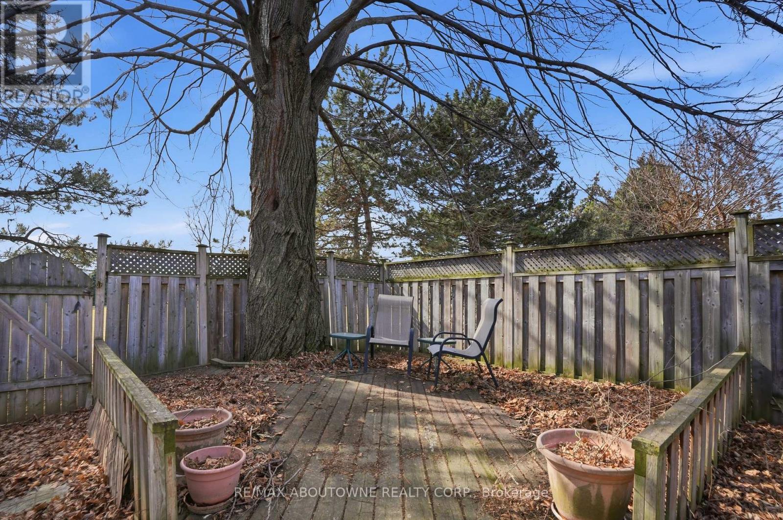 264 Celtic Drive, Hamilton, Ontario  L8E 2T9 - Photo 38 - X12872896