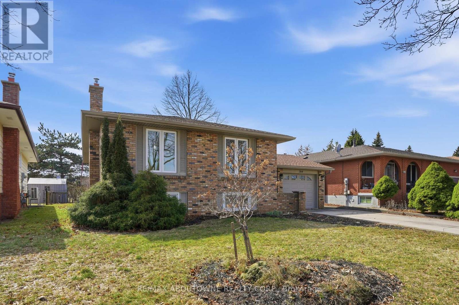 264 Celtic Drive, Hamilton, Ontario  L8E 2T9 - Photo 5 - X12872896