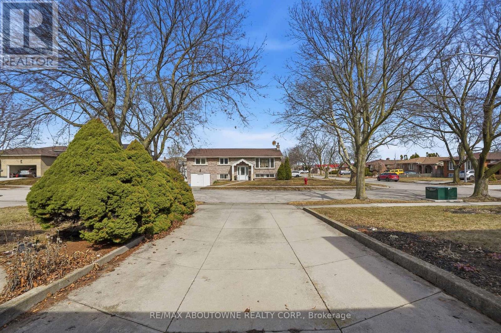 264 Celtic Drive, Hamilton, Ontario  L8E 2T9 - Photo 7 - X12872896