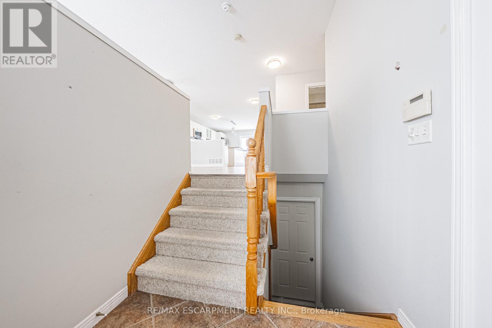 1 - 12 Shadetree Crescent, Hamilton, Ontario  L8J 3X2 - Photo 3 - X12872912