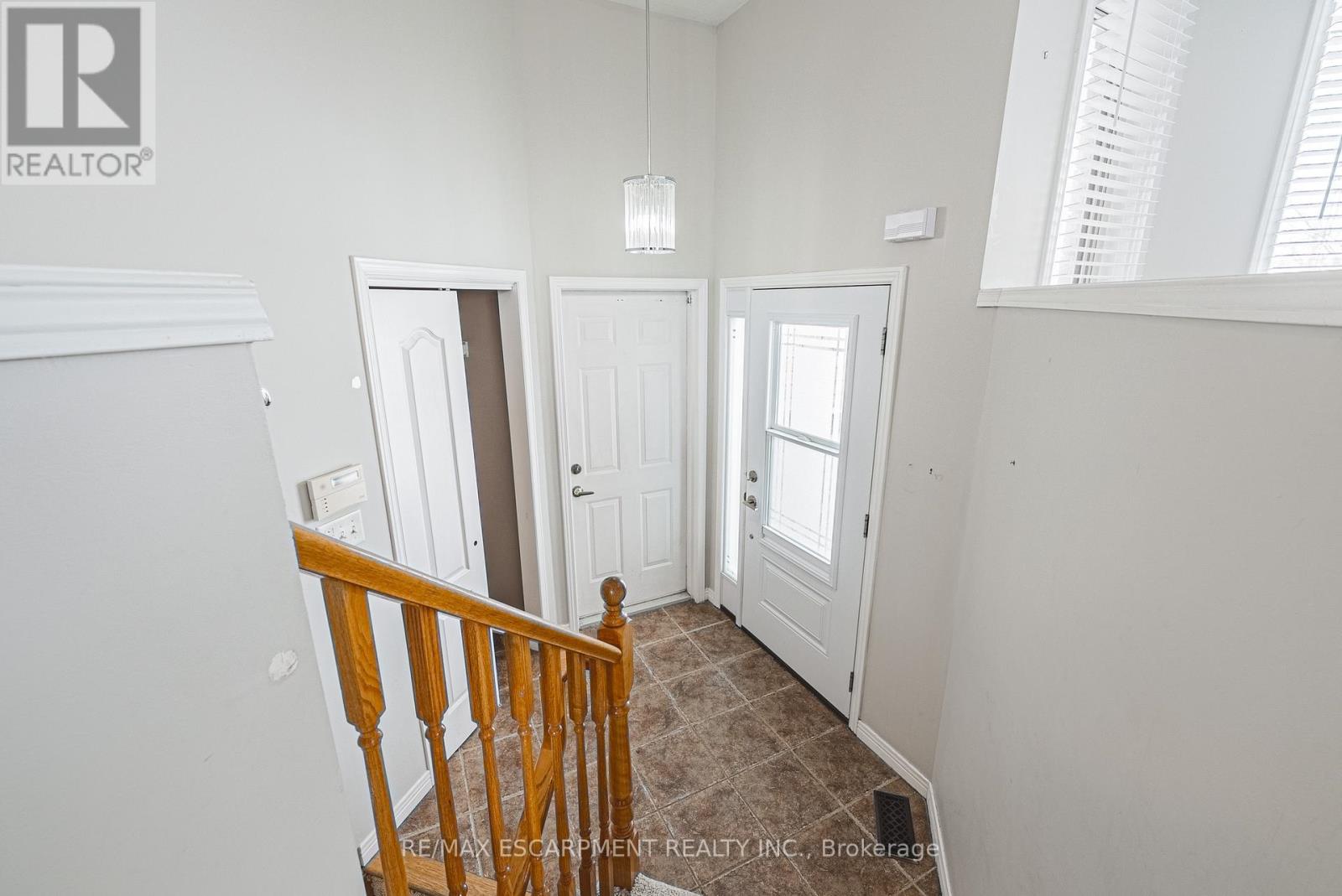 1 - 12 Shadetree Crescent, Hamilton, Ontario  L8J 3X2 - Photo 4 - X12872912