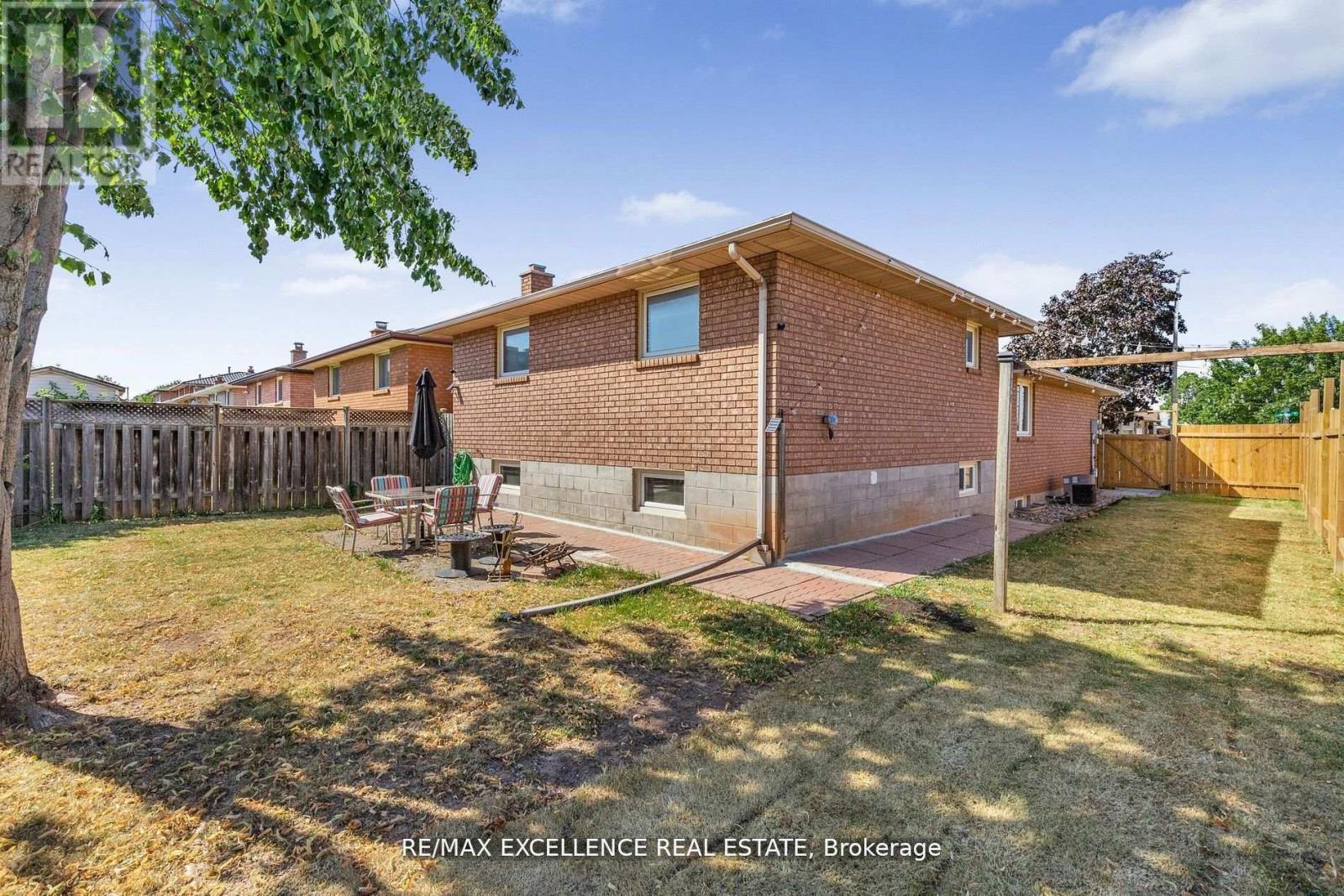 102 Juniper Drive, Hamilton, Ontario  L8E 4G6 - Photo 46 - X12872038