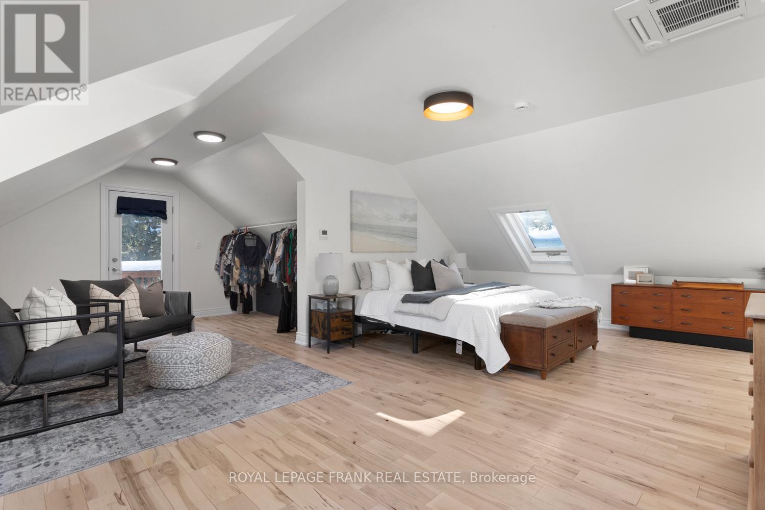 5 Regent Street, Georgina, Ontario  L0E 1N0 - Photo 22 - N12833262