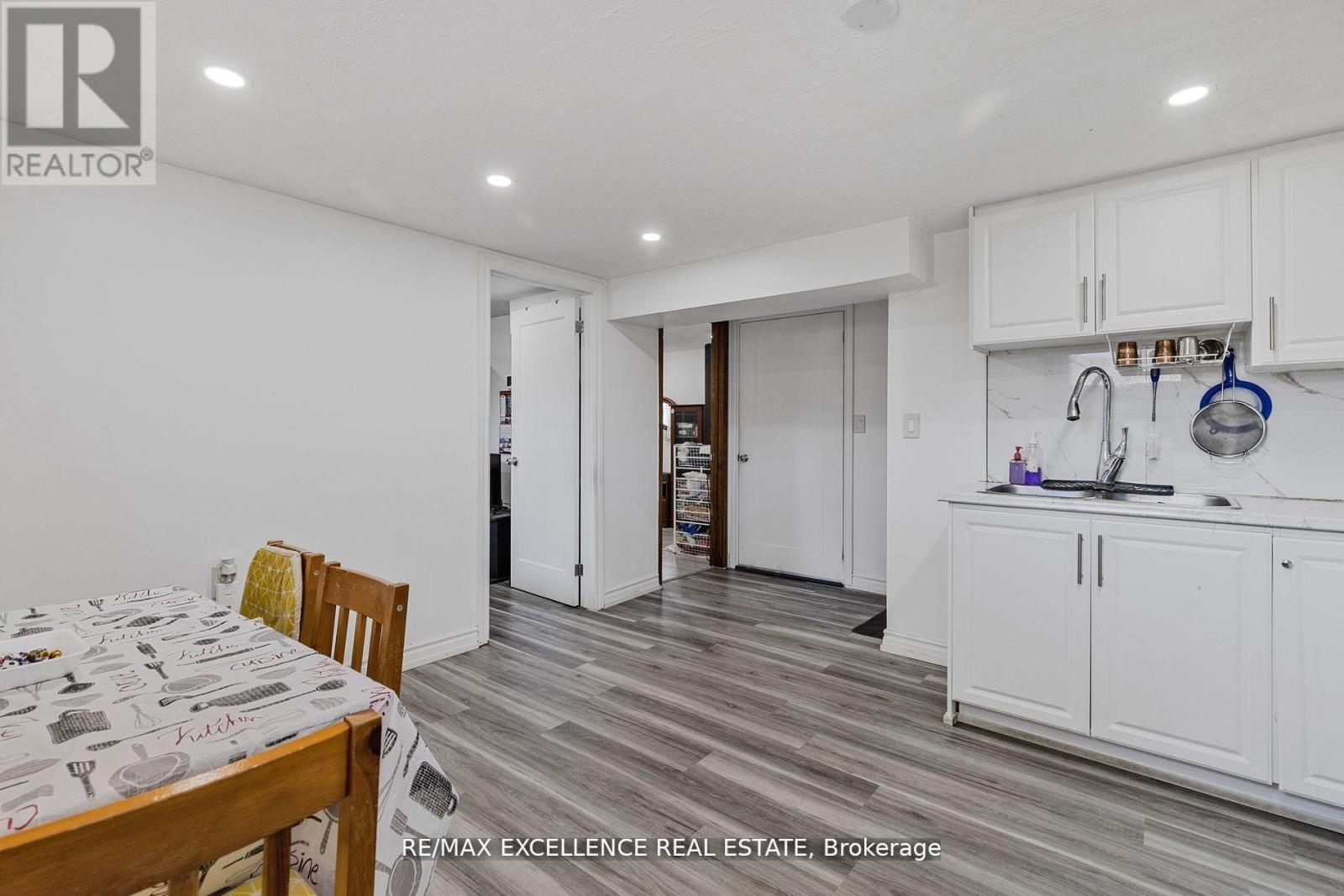 102 Juniper Drive, Hamilton, Ontario  L8E 4G6 - Photo 33 - X12872038