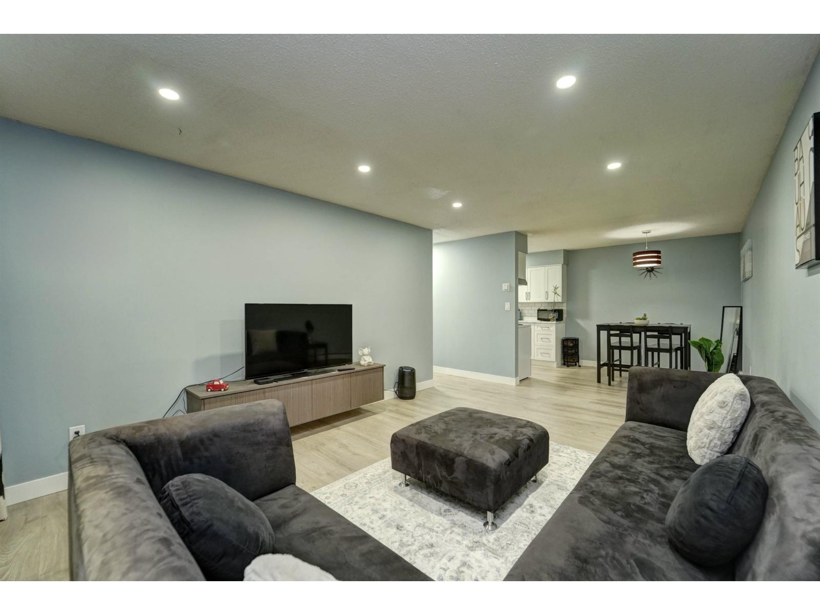 202 33450 GEORGE FERGUSON WAY, Abbotsford, British Columbia