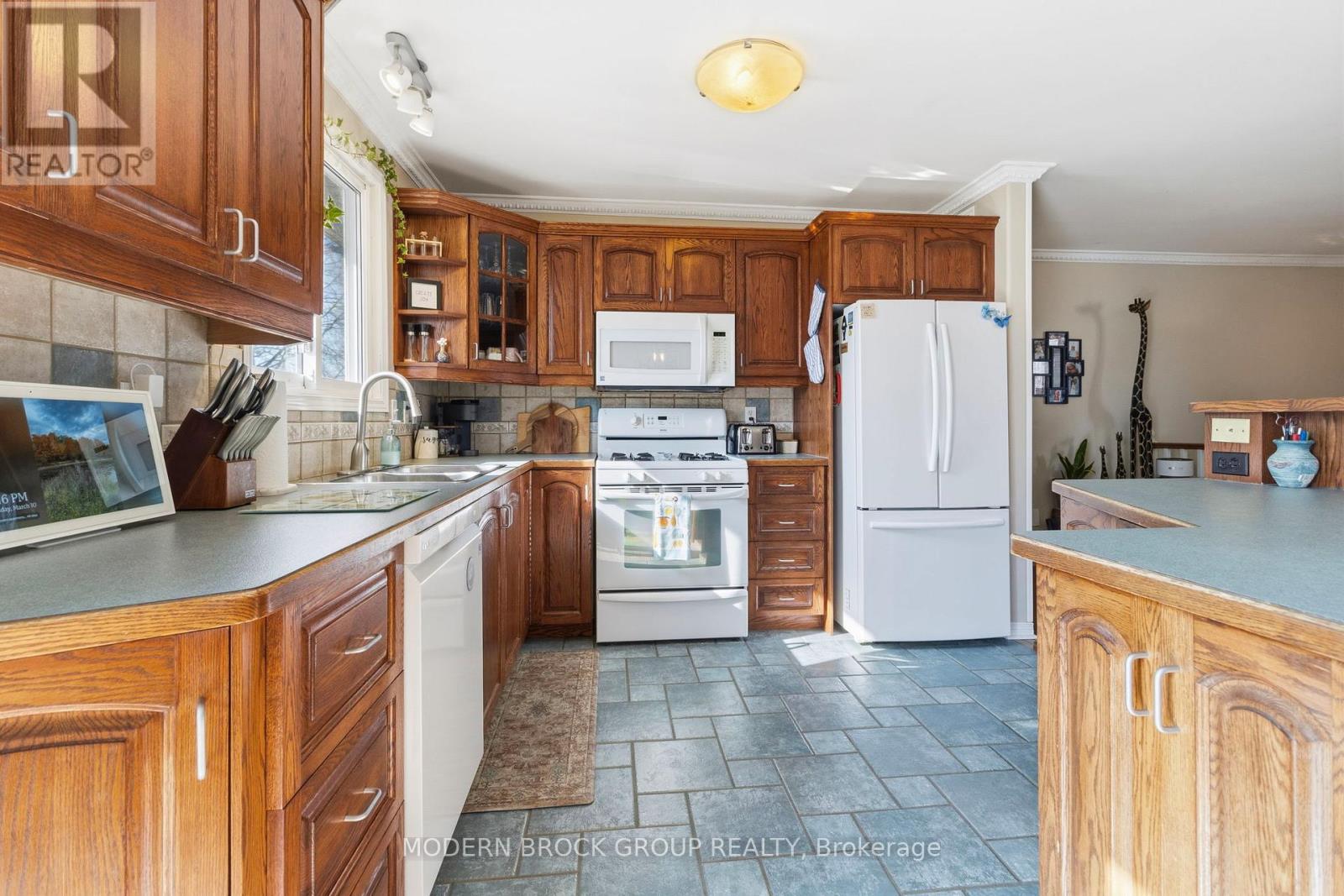 1338 Borden Crescent, Brockville, Ontario  K6V 5X5 - Photo 10 - X12872998