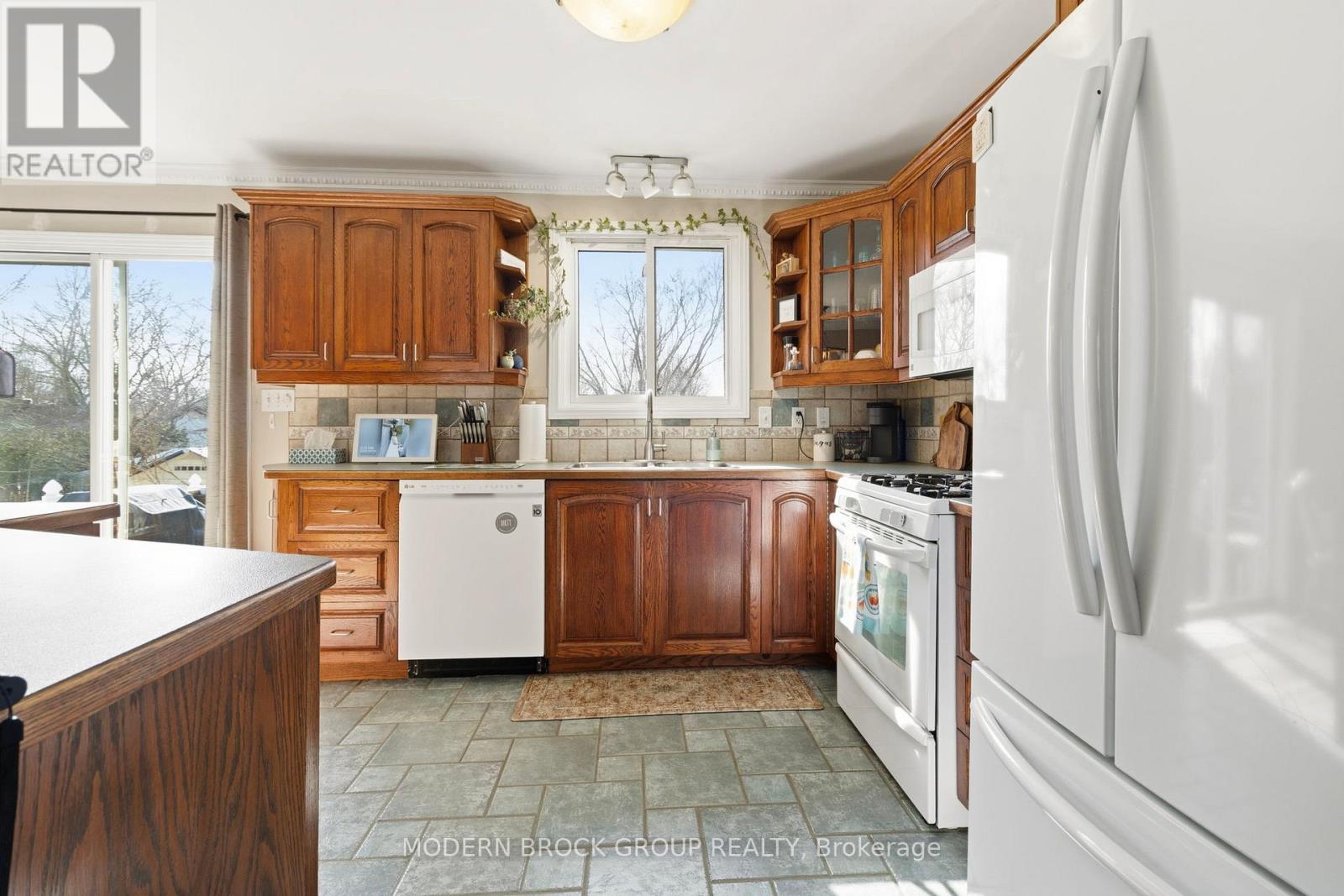 1338 Borden Crescent, Brockville, Ontario  K6V 5X5 - Photo 11 - X12872998