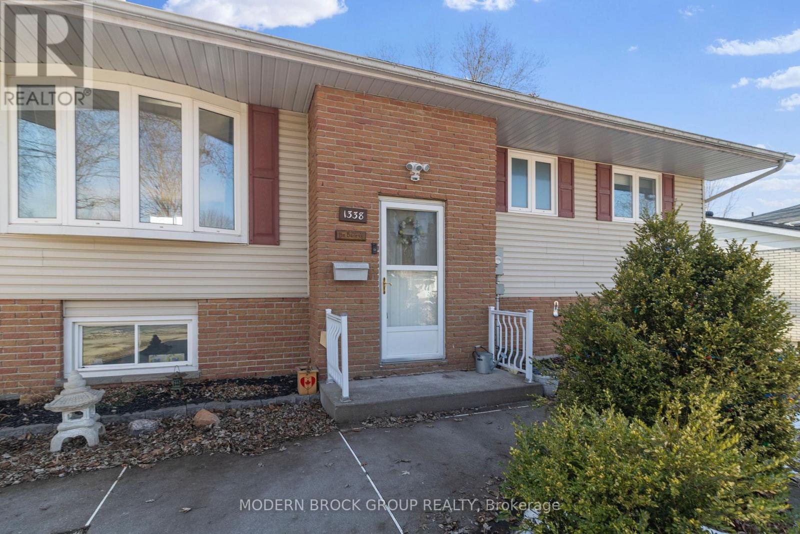 1338 Borden Crescent, Brockville, Ontario  K6V 5X5 - Photo 3 - X12872998