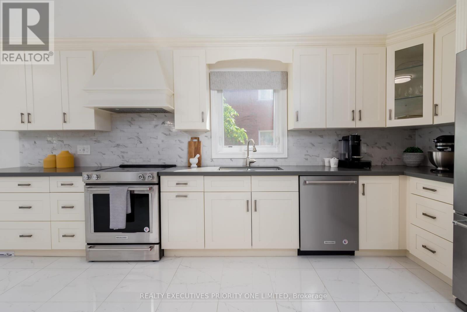 56 Nelson Circle, Newmarket, Ontario  L3X 1R2 - Photo 17 - N12868996