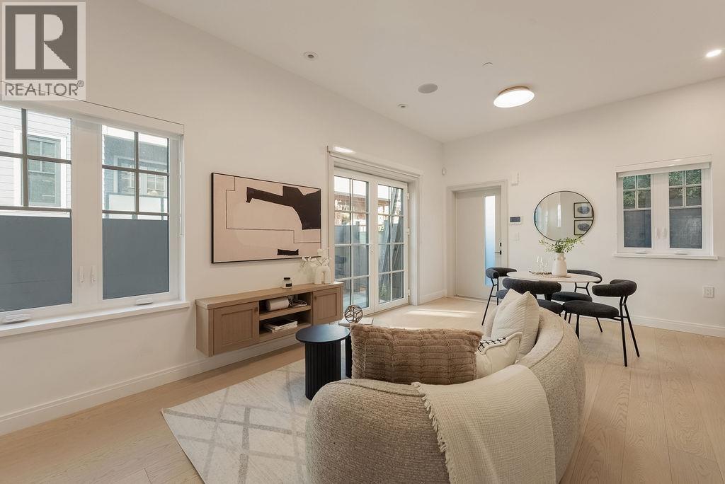 2544 Grant Street, Vancouver, British Columbia  V5K 3G7 - Photo 3 - R3098884