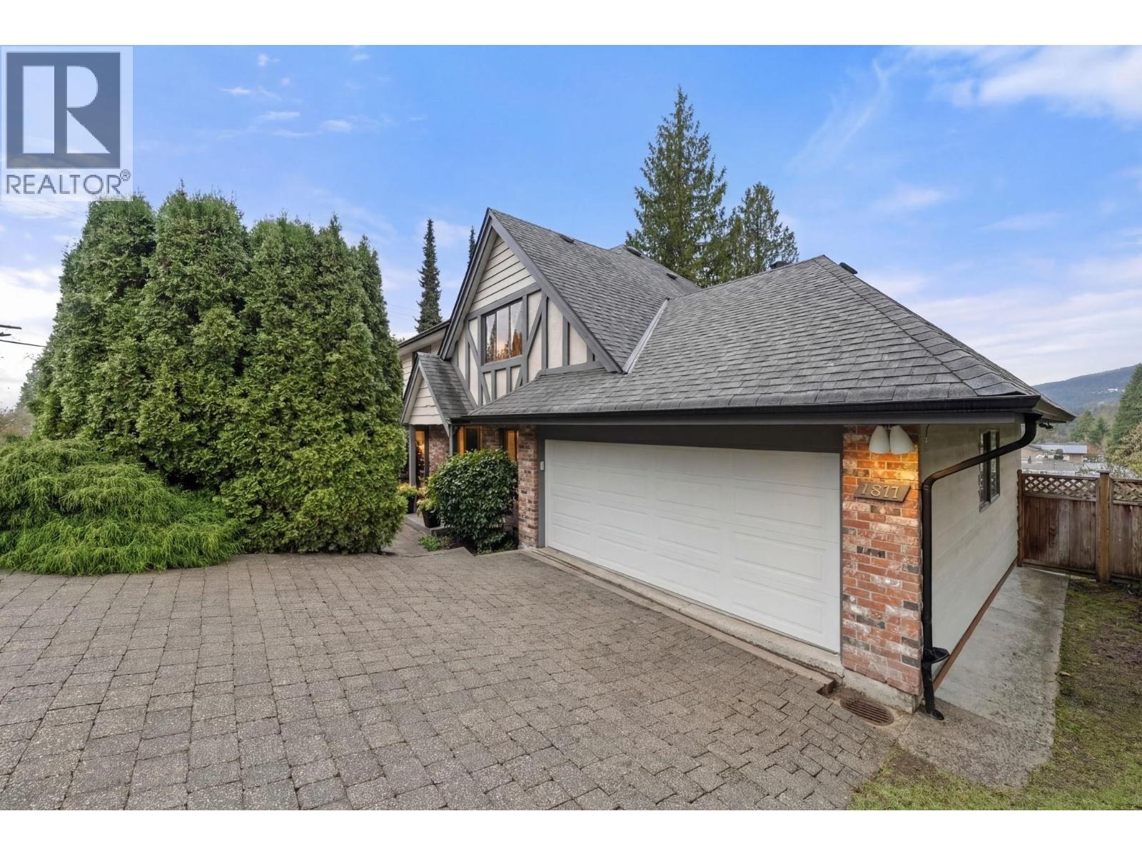 4877 CEDARCREST AVENUE, north vancouver, British Columbia