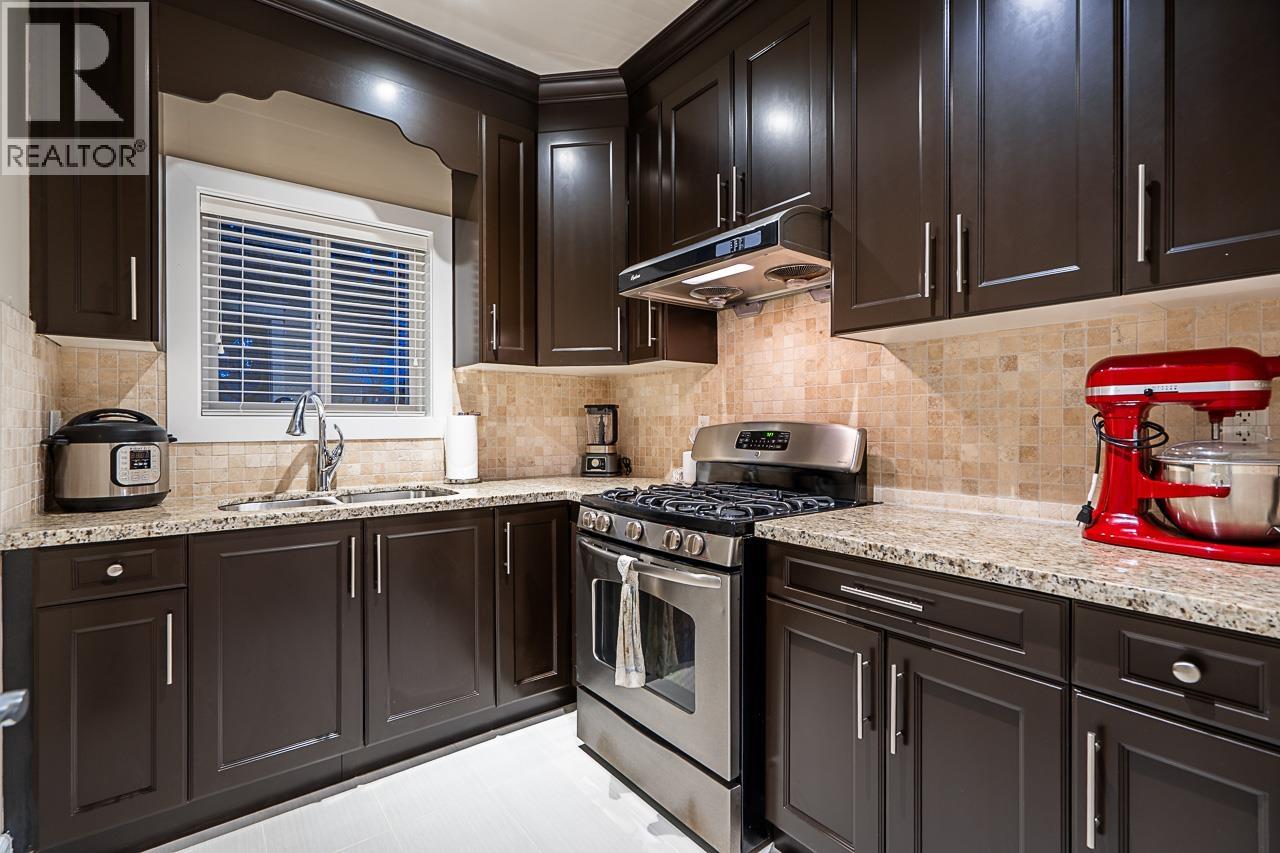 8445 15th Avenue, Burnaby, British Columbia  V3N 1Y1 - Photo 15 - R3098865