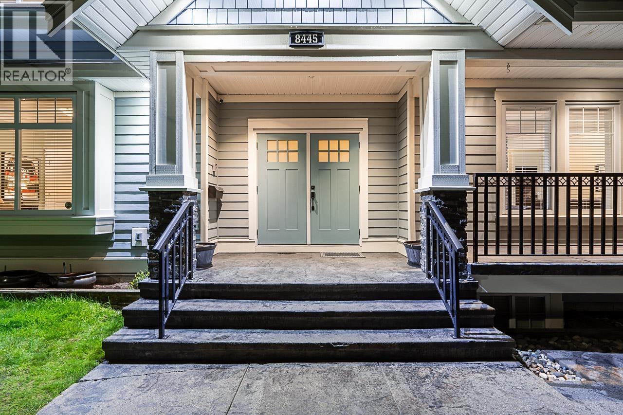 8445 15th Avenue, Burnaby, British Columbia  V3N 1Y1 - Photo 2 - R3098865