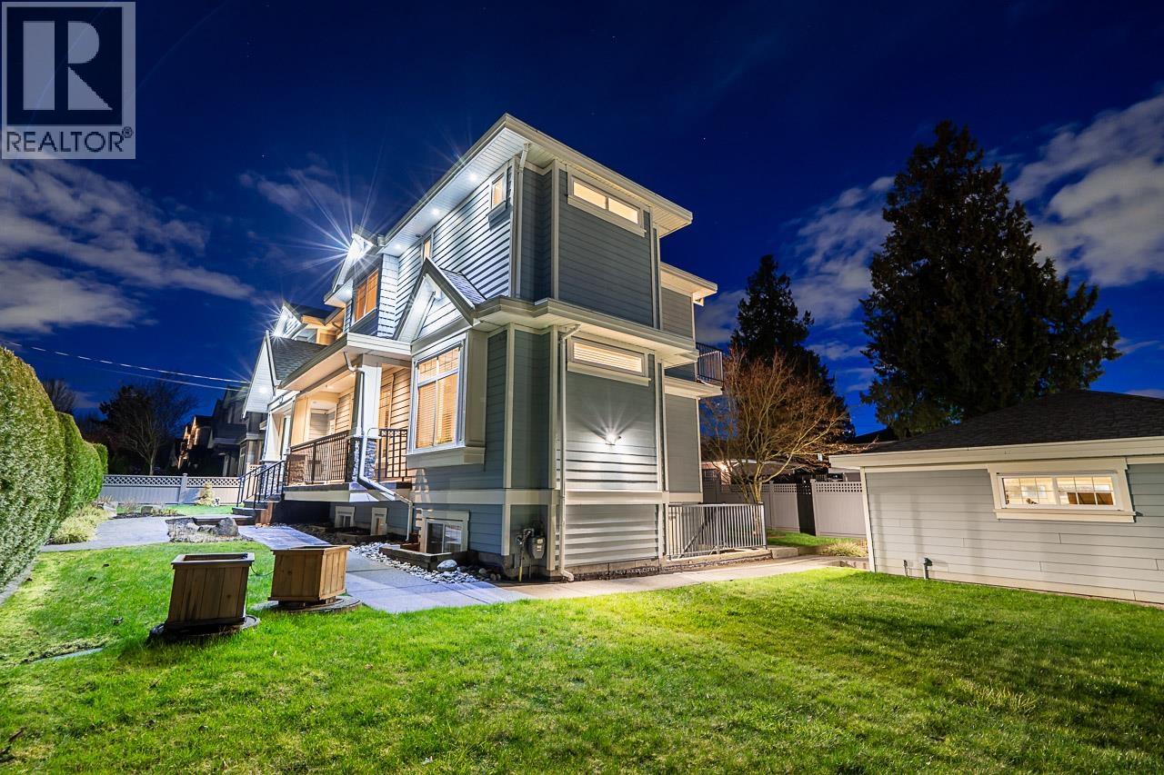 8445 15th Avenue, Burnaby, British Columbia  V3N 1Y1 - Photo 3 - R3098865