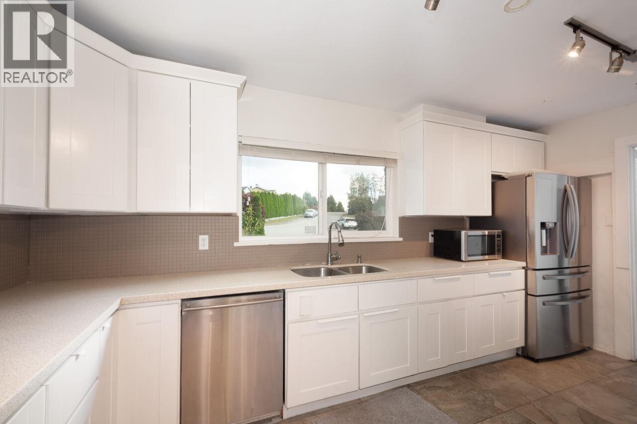 8240 Manson Drive, Burnaby, British Columbia  V5A 2C2 - Photo 19 - R3098870