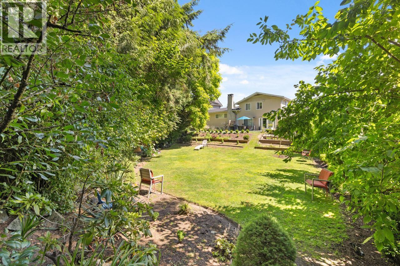 8240 Manson Drive, Burnaby, British Columbia  V5A 2C2 - Photo 2 - R3098870