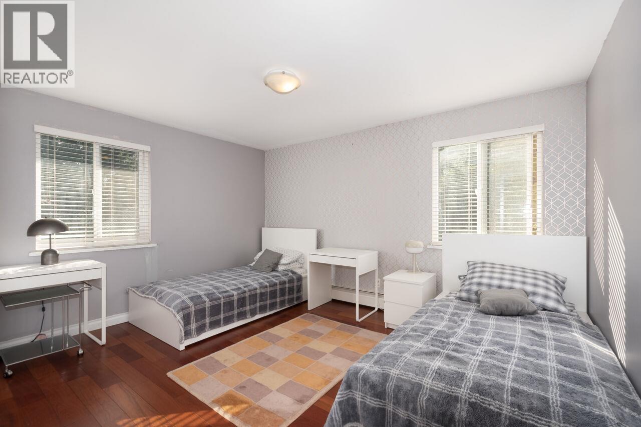 8240 Manson Drive, Burnaby, British Columbia  V5A 2C2 - Photo 21 - R3098870