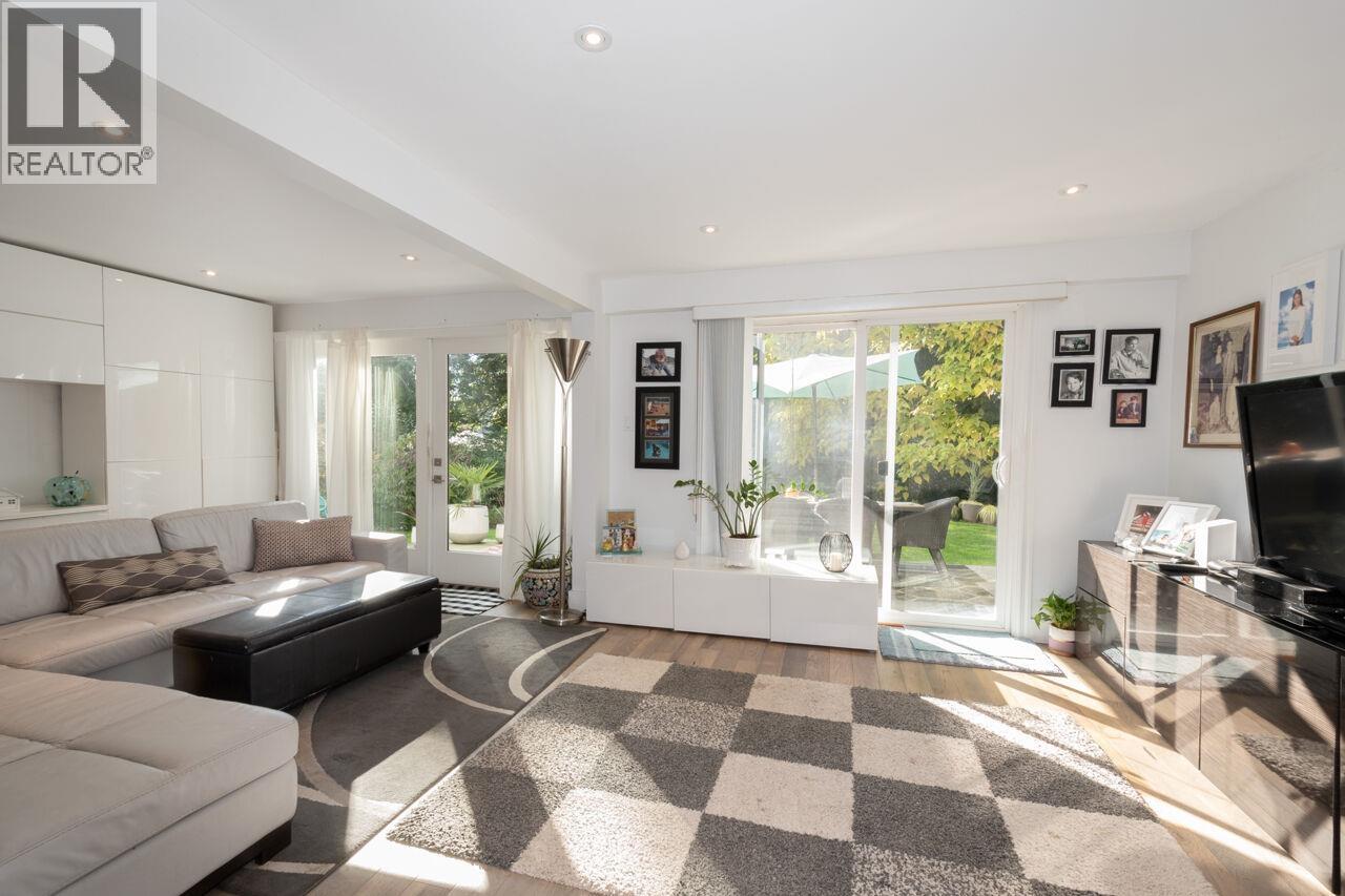 8240 Manson Drive, Burnaby, British Columbia  V5A 2C2 - Photo 24 - R3098870