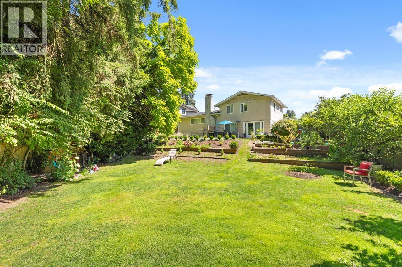 8240 Manson Drive, Burnaby, British Columbia  V5A 2C2 - Photo 3 - R3098870