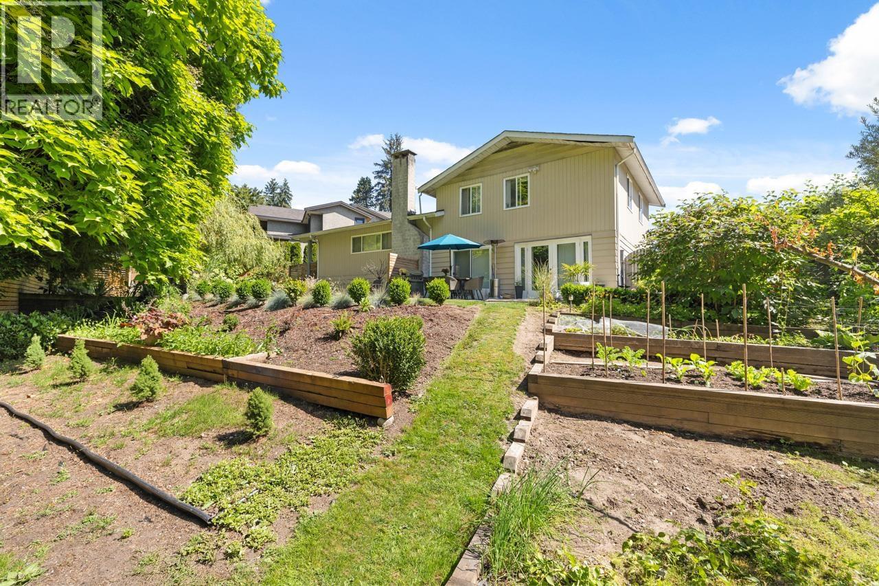 8240 Manson Drive, Burnaby, British Columbia  V5A 2C2 - Photo 4 - R3098870