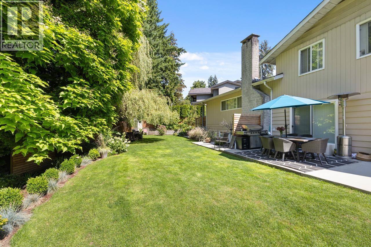 8240 Manson Drive, Burnaby, British Columbia  V5A 2C2 - Photo 5 - R3098870