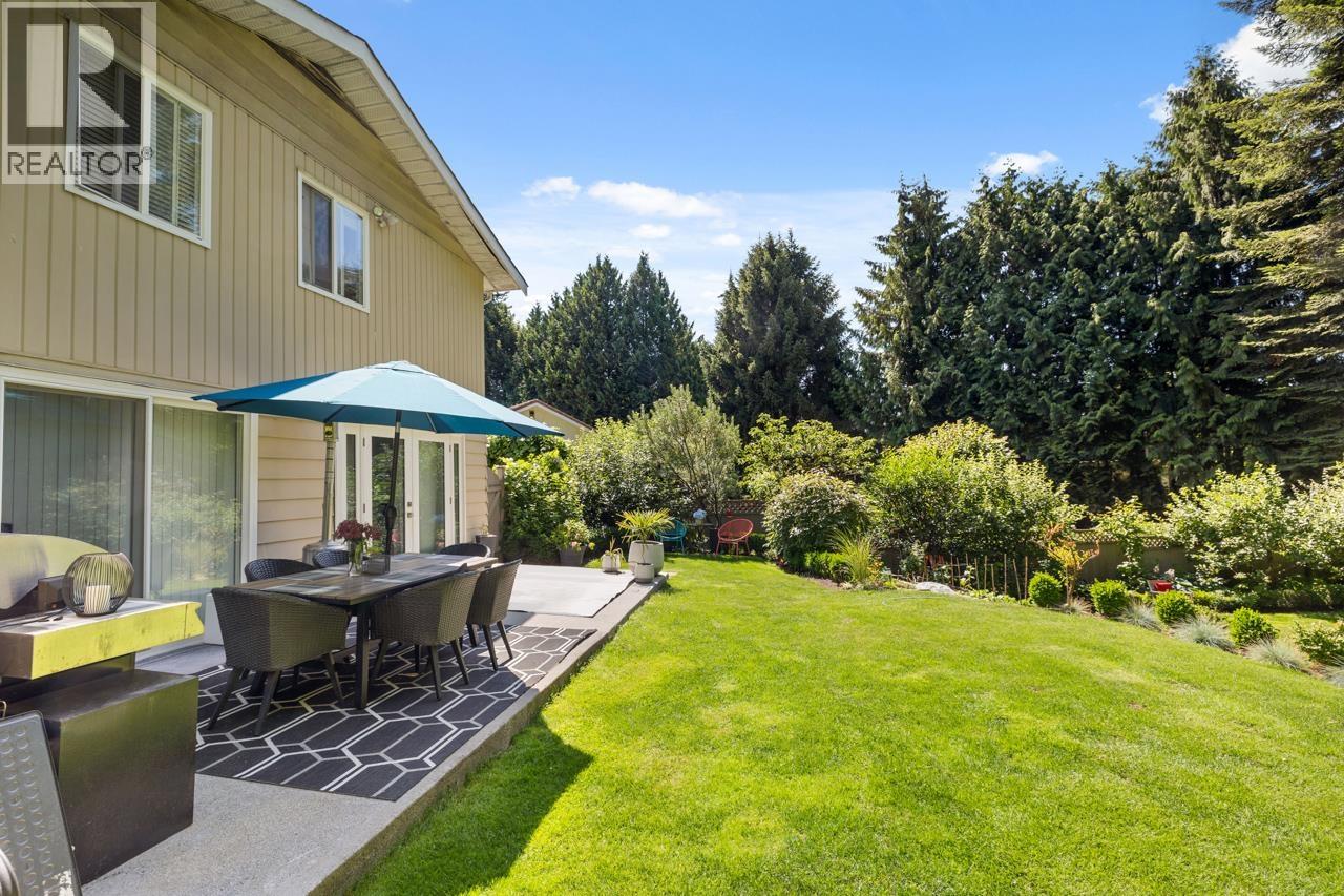 8240 Manson Drive, Burnaby, British Columbia  V5A 2C2 - Photo 6 - R3098870