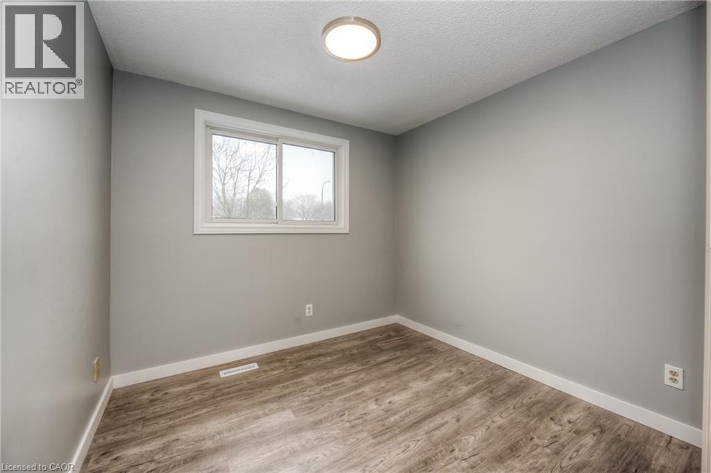 74 Helene Crescent, Waterloo, Ontario  N2L 5E5 - Photo 14 - 40809925