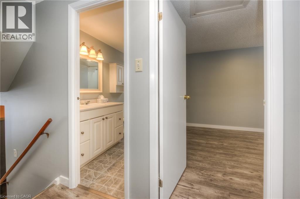 74 Helene Crescent, Waterloo, Ontario  N2L 5E5 - Photo 17 - 40809925