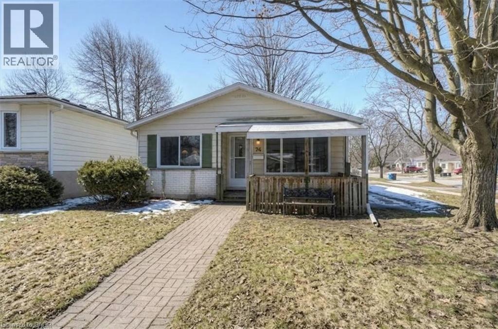 74 Helene Crescent, Waterloo, Ontario  N2L 5E5 - Photo 2 - 40809925