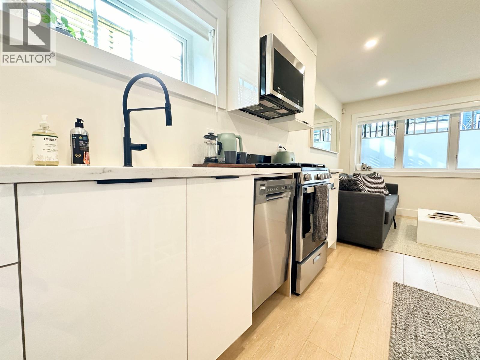 1672 E 15th Avenue, Vancouver, British Columbia  V5N 2G1 - Photo 4 - R3098851