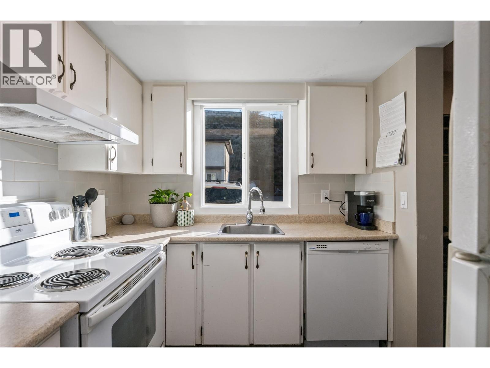 80 Green Avenue E Unit# 14, Penticton, British Columbia  V2A 7P4 - Photo 13 - 10379077