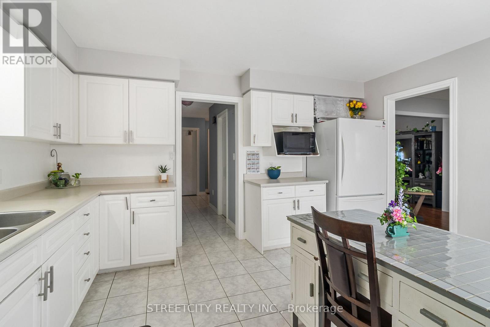 242 Colette Drive, London South, Ontario  N6E 3S8 - Photo 19 - X12872946