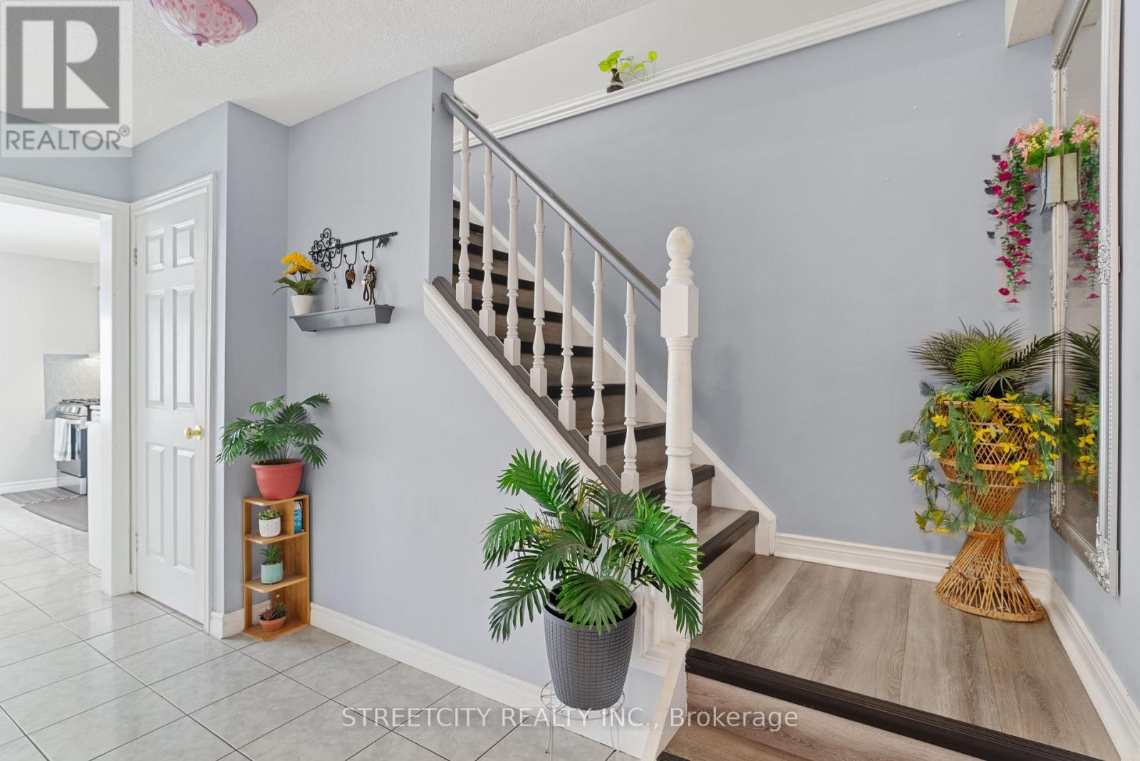 242 Colette Drive, London South, Ontario  N6E 3S8 - Photo 7 - X12872946