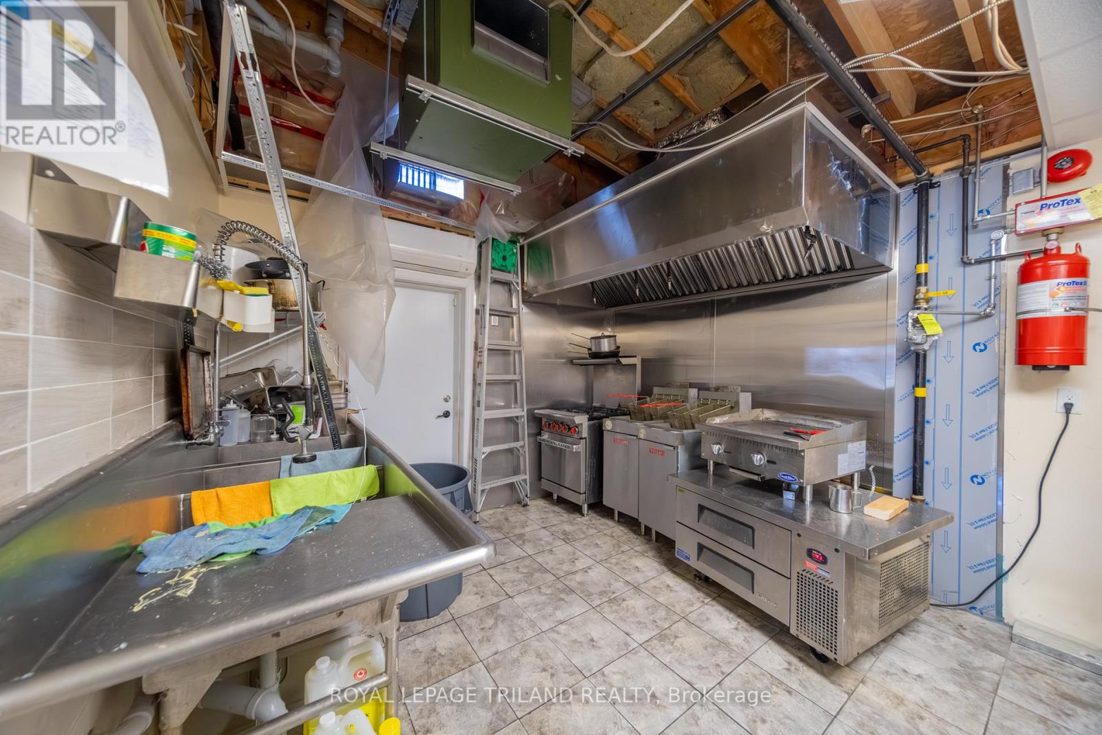 71146 Bluewater Highway, South Huron, Ontario  N0M 1T0 - Photo 33 - X12873016