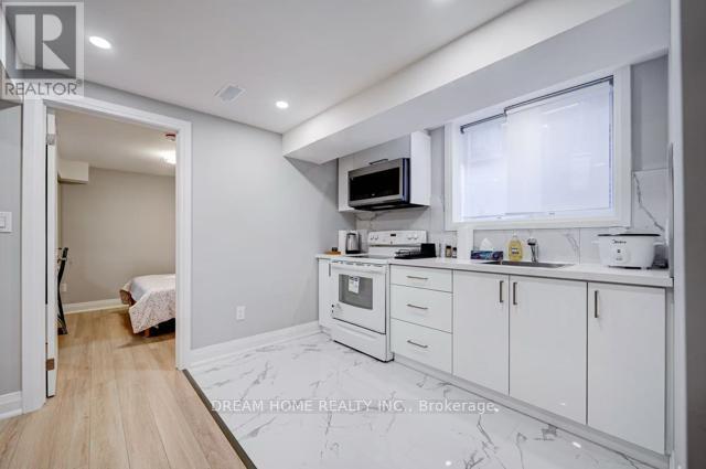 28 Earlton Road, Toronto, Ontario  M1T 2R3 - Photo 14 - E12872978