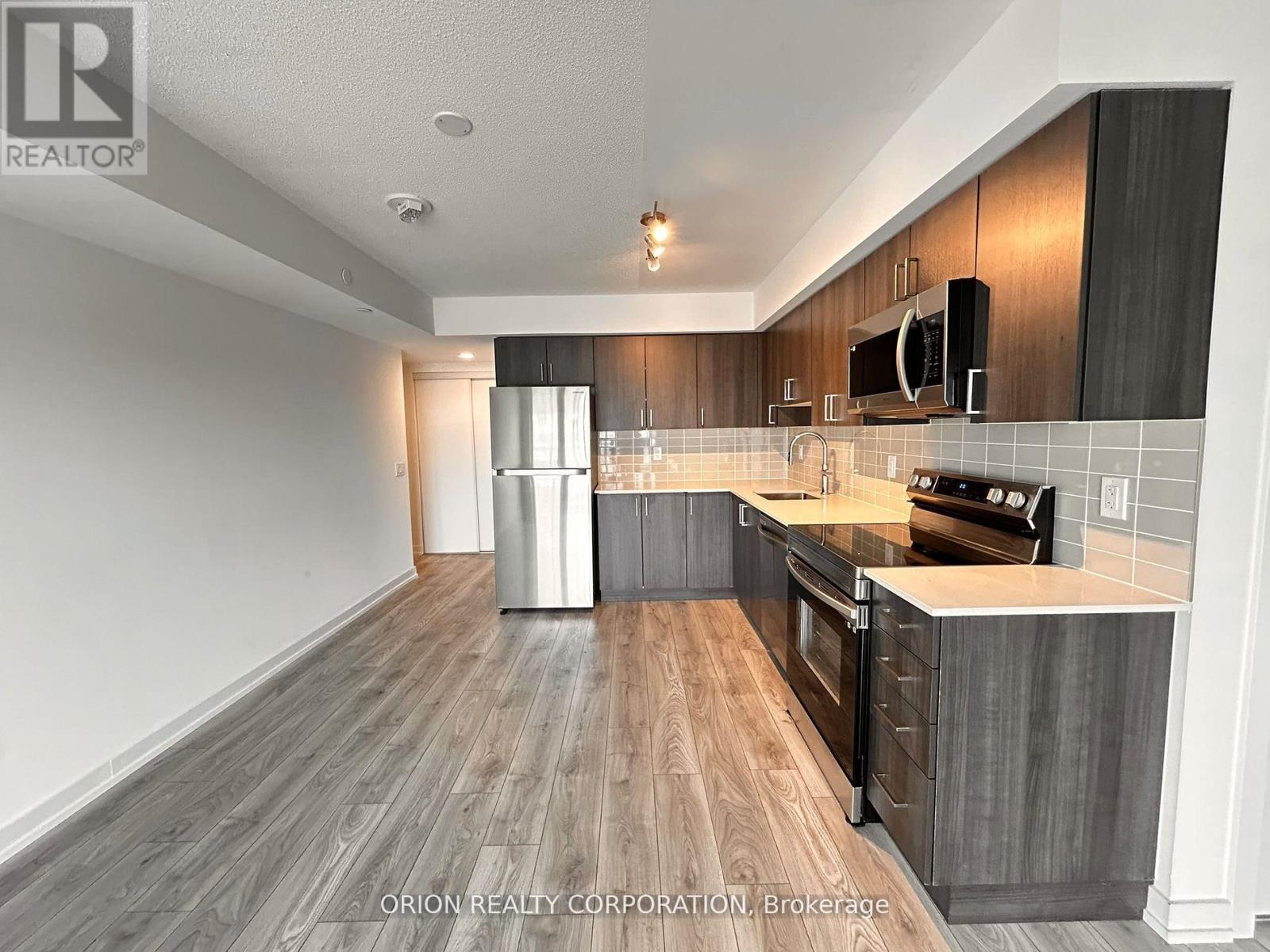 910 - 1455 Celebration Drive, Pickering (Bay Ridges), Ontario  L1W 0C3 - Photo 3 - E12873020