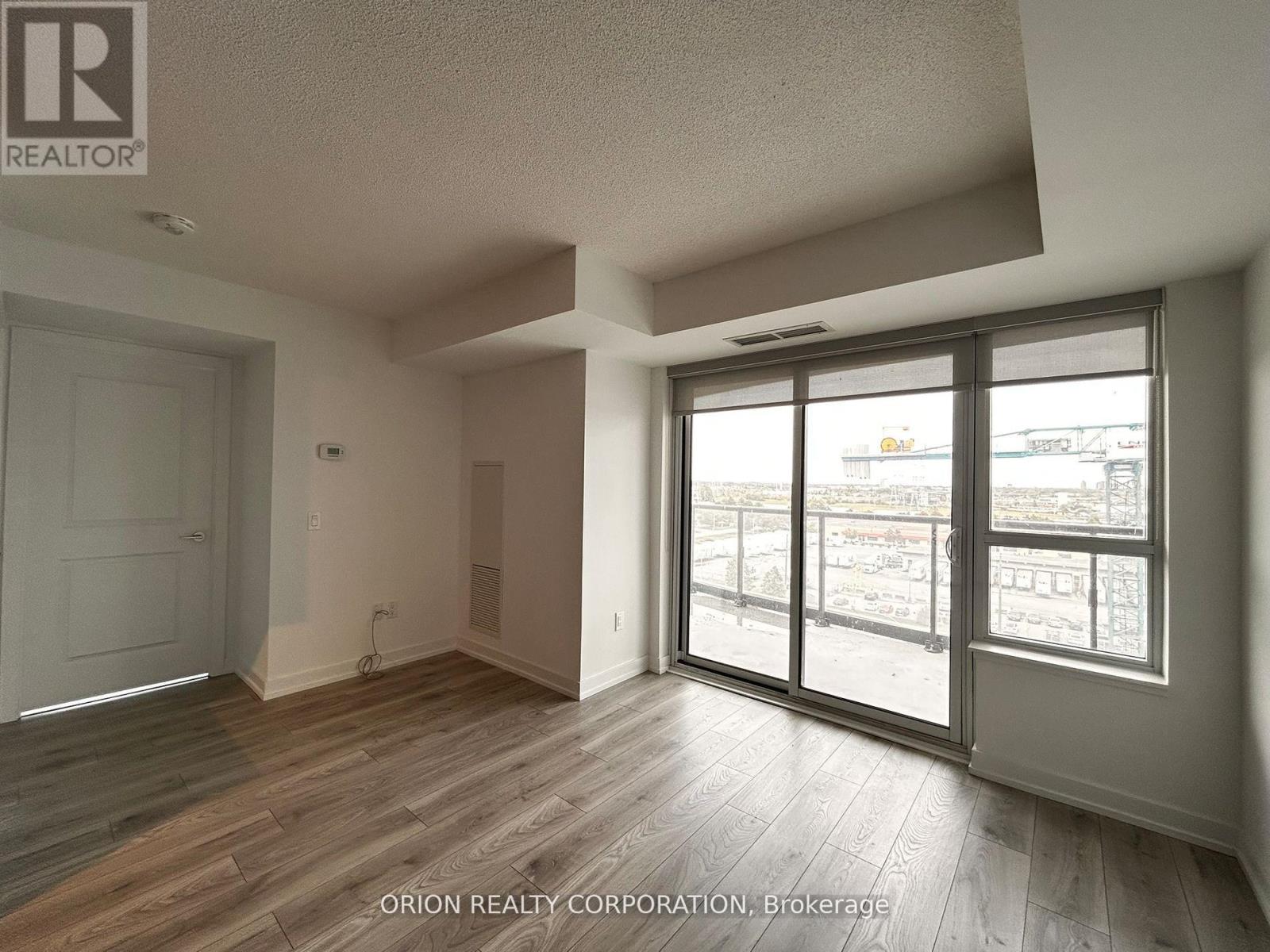 910 - 1455 Celebration Drive, Pickering (Bay Ridges), Ontario  L1W 0C3 - Photo 6 - E12873020